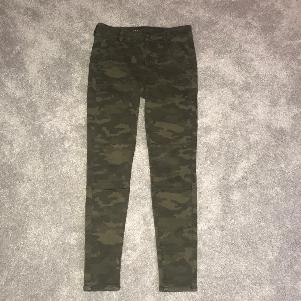 American Eagle camo Jeggings